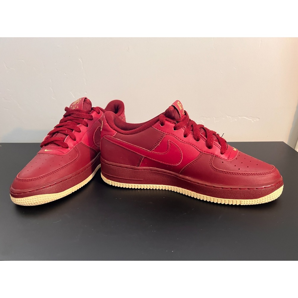 2018 NIKE AIR FORCE 1 GS LOW TEAM RED BURGUNDY‎ SUMMIT WHITE GOLD 314192-613 7Y